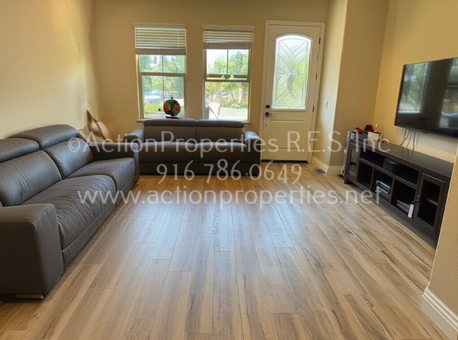 7046 Orchard Cir in Penryn, CA - Building Photo - Building Photo