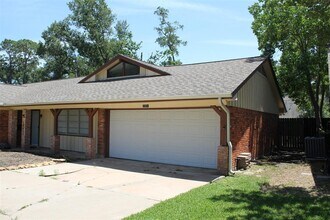 10031 Haddington Dr in Houston, TX - Building Photo - Building Photo