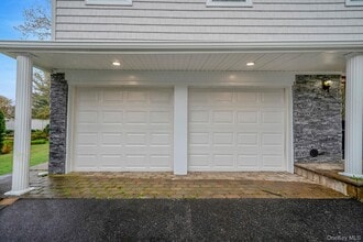 22 Pantzer St in Smithtown, NY - Building Photo - Building Photo