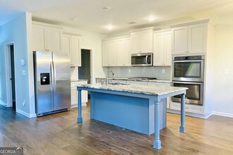 3343 La Vista Dr in Hapeville, GA - Building Photo - Building Photo