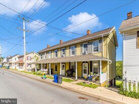 1404 Pleasant Valley Rd in Westminster, MD - Building Photo