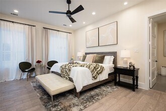 913 Thompson St in Houston, TX - Building Photo - Building Photo
