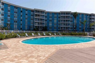 3315 58th Ave S in St. Petersburg, FL - Building Photo