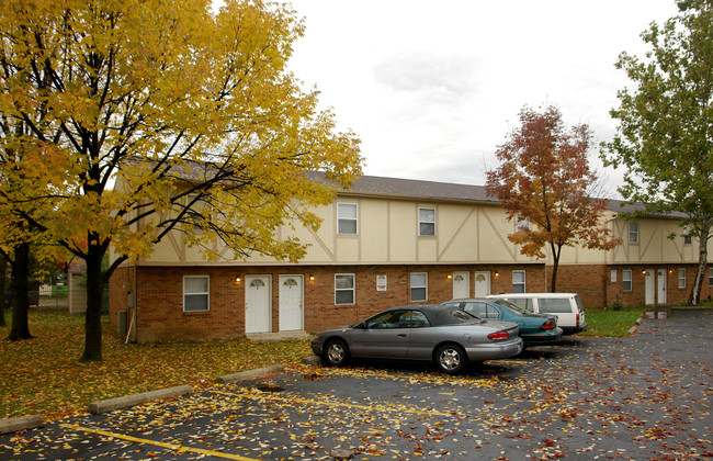 2262-2264 Webster Canyon Ct in Columbus, OH - Foto de edificio - Building Photo