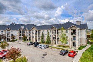 2395 Eversyde Ave SW in Calgary, AB - Building Photo