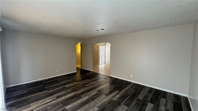 6520 Dinning Ave in Las Vegas, NV - Building Photo - Building Photo