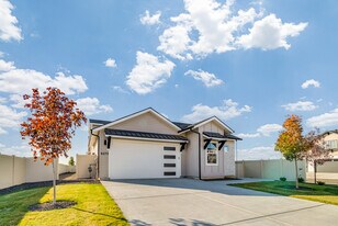 6273 S Binky Ave in Kuna, ID - Building Photo