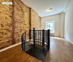 535 E 87th St in New York, NY - Building Photo