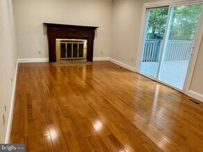 12834 Tewksbury Dr in Herndon, VA - Building Photo - Building Photo