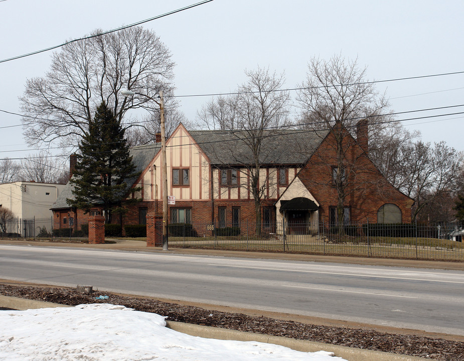 665 W Exchange St in Akron, OH - Building Photo