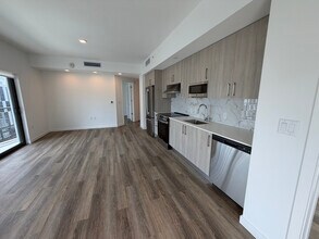 425 NW 6th St, Unit B1 in Miami, FL - Foto de edificio - Building Photo