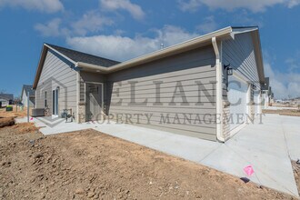 5123 N Cypress St in Bel Aire, KS - Building Photo - Building Photo