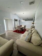 631 SW 176th Ave in Pembroke Pines, FL - Building Photo - Building Photo