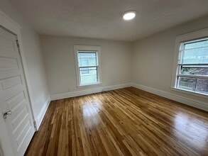 849 Kalamazoo Ave SE in Grand Rapids, MI - Building Photo - Building Photo