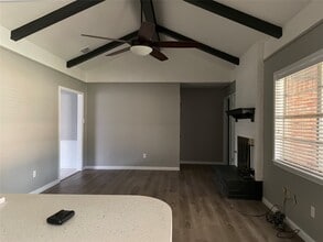 16310 Autumn Wind Dr in Houston, TX - Building Photo - Building Photo