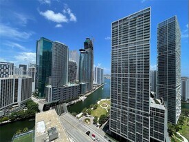 500 Brickell Ave, Unit 3005 in Miami, FL - Building Photo