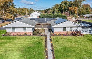 11 Onyx Dr in Stony Brook, NY - Building Photo