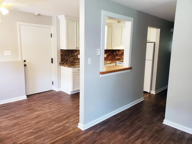 162 Sheffield Lane, Unit 162 in Bristol, CT - Foto de edificio - Building Photo