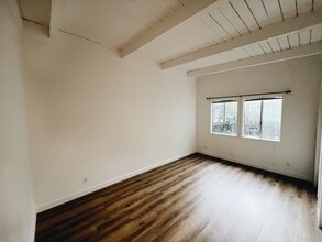 2274 Paris Ave in Redding, CA - Building Photo - Building Photo