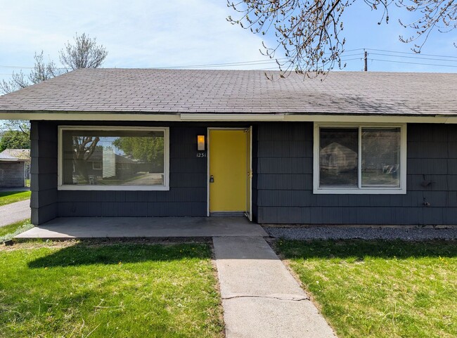 property at 1231-1233 Montana St