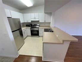 8234 Key Royal Cir in Naples, FL - Building Photo