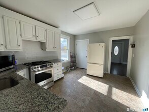 98 Carroll St in Naugatuck, CT - Building Photo - Building Photo