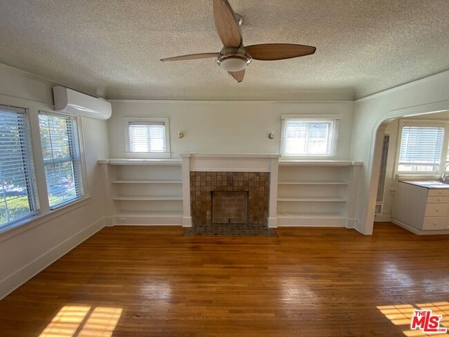 property at 1549 S Wilton Pl