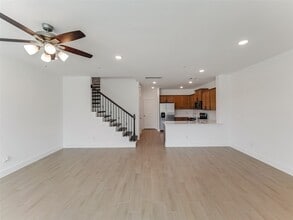 2230 Memory Oaks Dr in Tomball, TX - Building Photo - Building Photo