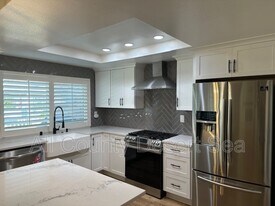 7961 Southwind Cir in Huntington Beach, CA - Building Photo