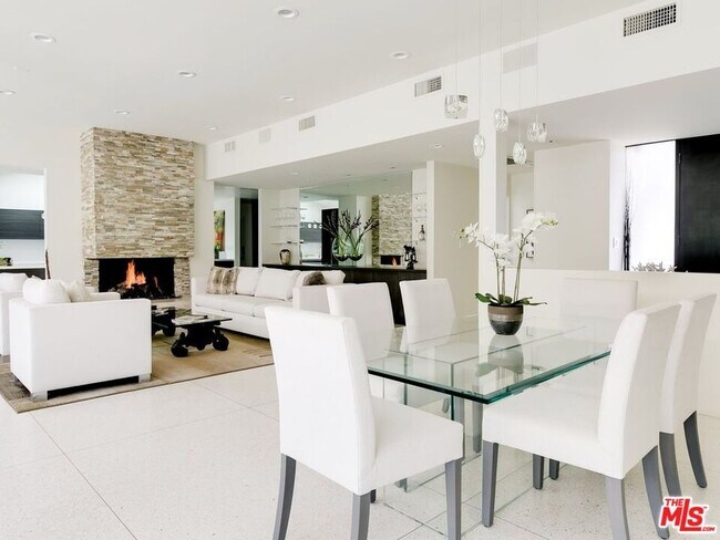 5470 Katherine Ave in Los Angeles, CA - Building Photo - Building Photo