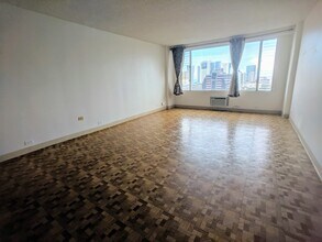 747 Amana St in Honolulu, HI - Building Photo - Building Photo