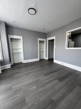 5850 Chestnut St, Unit 2ND FLOOR in Philadelphia, PA - Foto de edificio - Building Photo