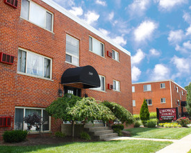 Crown Court Apartments in Florence, KY - Building Photo - Building Photo