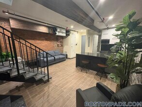 1028 Commonwealth Ave in Boston, MA - Building Photo - Building Photo