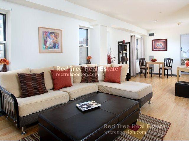 888 Washington St, Unit 2 in Boston, MA - Building Photo