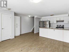 244 Penetanguishene Rd in Barrie, ON - Building Photo - Building Photo
