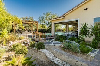 8396 Sweetwater Creek Way in Las Vegas, NV - Building Photo - Building Photo