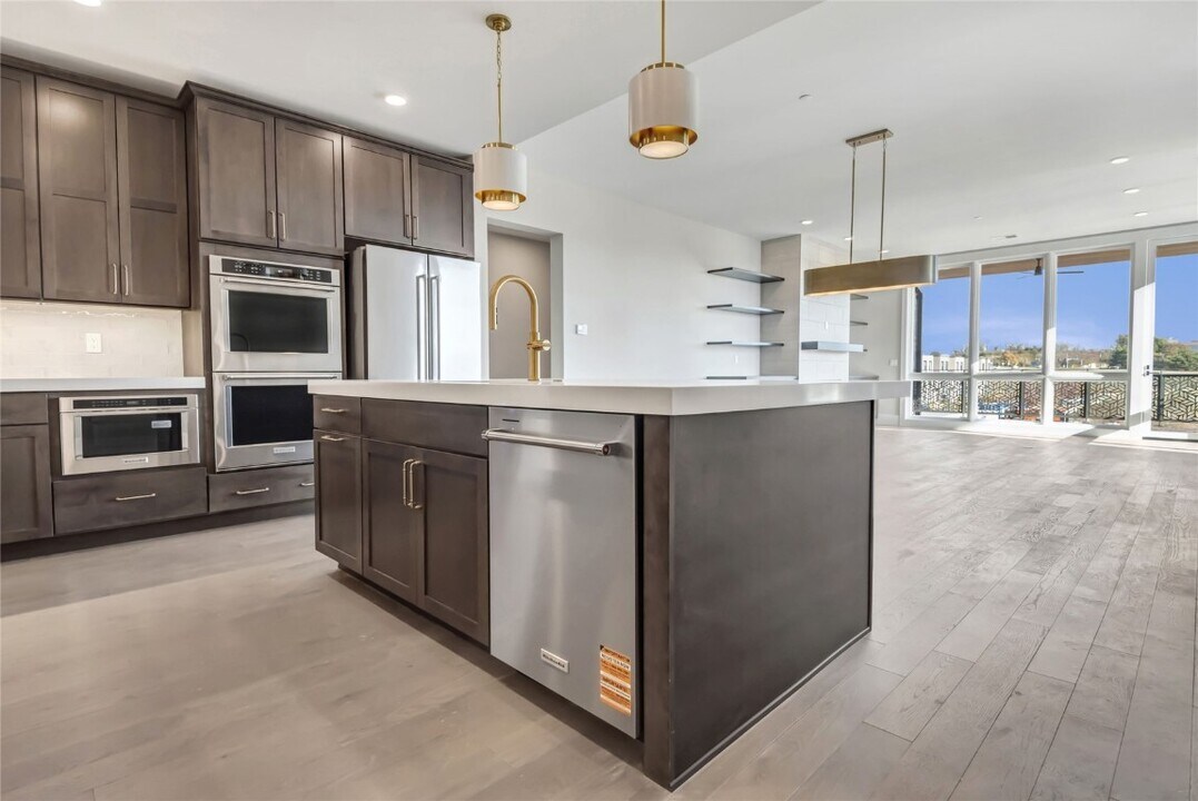 16460 Wildhorse Lk Blvd in Chesterfield, MO - Building Photo