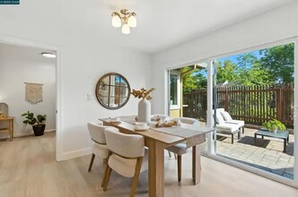 208 Siskiyou Ct in Walnut Creek, CA - Building Photo - Building Photo