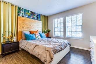 Balcones Club Apartments in Austin, TX - Building Photo - Interior Photo