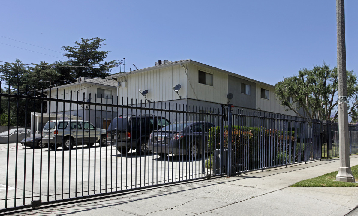 1632-1642 S Laurel Ave in Ontario, CA - Building Photo