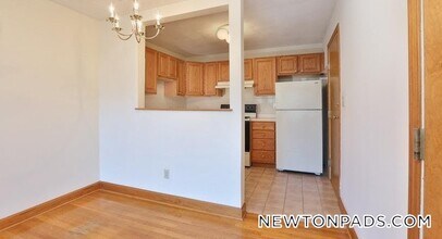268 Grove St in Newton, MA - Building Photo - Building Photo