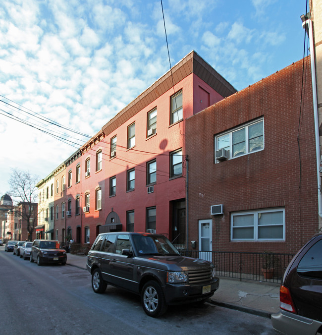 156 5th St in Hoboken, NJ - Building Photo - Building Photo