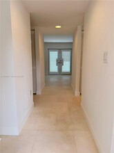 5570 SW 70th Pl S in Miami, FL - Foto de edificio - Building Photo