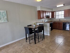 1500 Oleander, Unit A in La Marque, TX - Building Photo - Building Photo