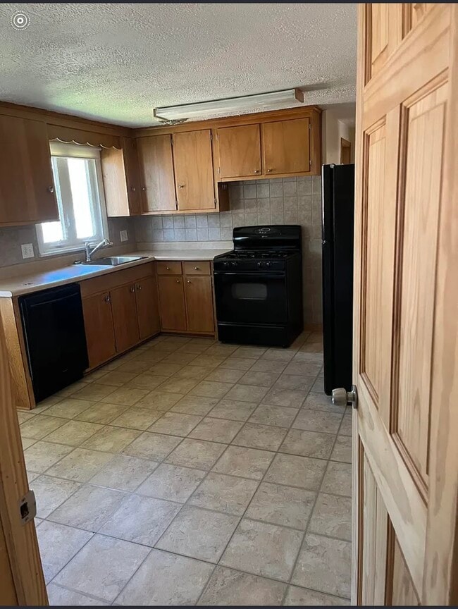 26 W Payne St, Unit Upper in Lancaster, NY - Building Photo - Building Photo