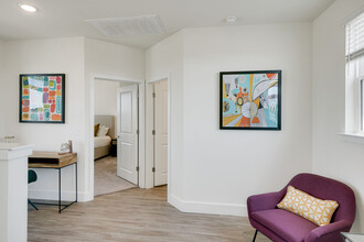 Vue at Sonoma Verde in San Antonio, TX - Foto de edificio - Building Photo