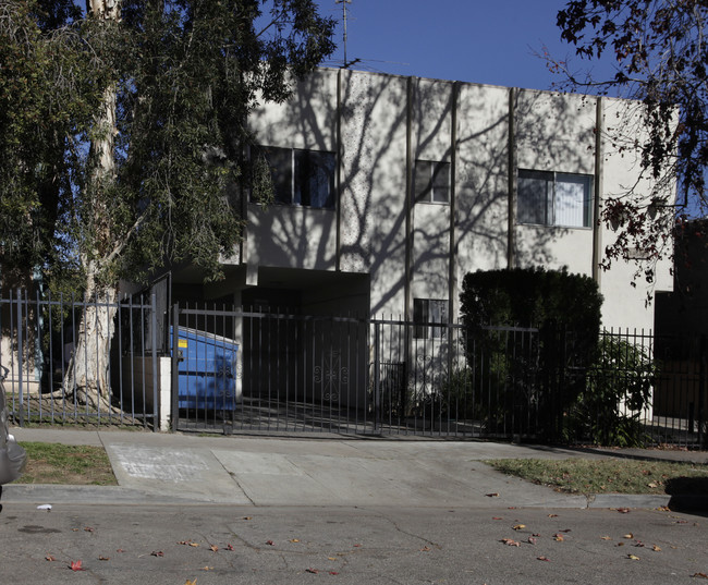 14139 Calvert St in Van Nuys, CA - Building Photo - Building Photo