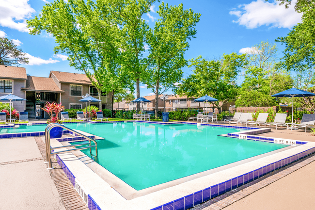 Bentley Green Apartment Homes in Jacksonville, FL - Foto de edificio - Building Photo