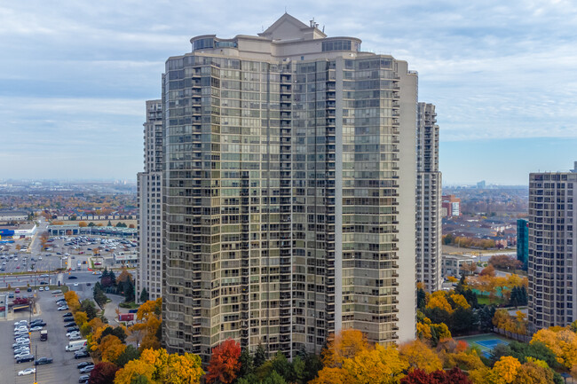 Park Mansion in Mississauga, ON - Building Photo - Building Photo